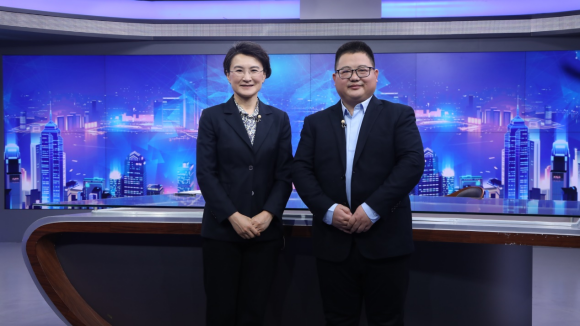 董事长刘瑞和CCTV著名主持人董倩老师在《信用中国》留影