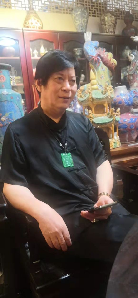 重庆简德道艺术品有限公司董事长庄洪海