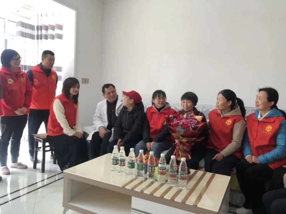 替烈士看爹娘为烈属办实事 江西退役军人在行动(图5) 替烈士看爹娘为烈属办实事 江西退役军人在行动(图5)